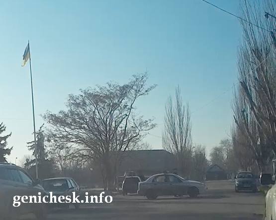 В Геническе заминировали райгосадминистрацию. Центр Геническа перекрыт